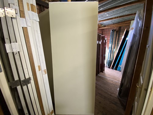Gebruikte binnendeur 880x2300 linksdraaiend stomp hout lichtgroen-2