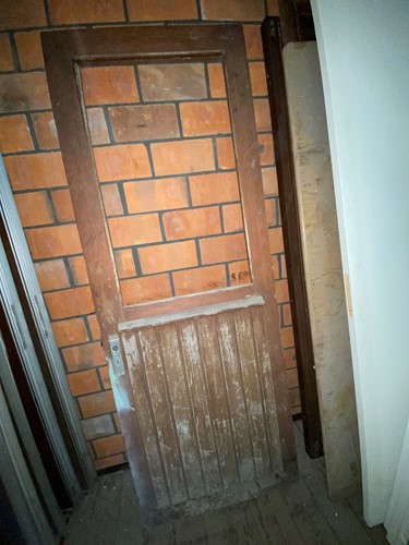 Gebruikte binnendeur 825x2225 linksdraaiend stomp hout bruin