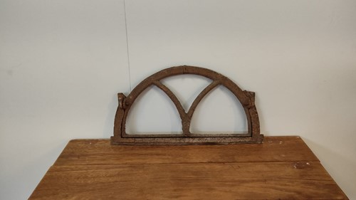 Gebruikt halfrond stalraam 530x280mm 