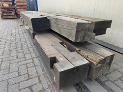 Gebruikte vuren balk 300x210x5000mm