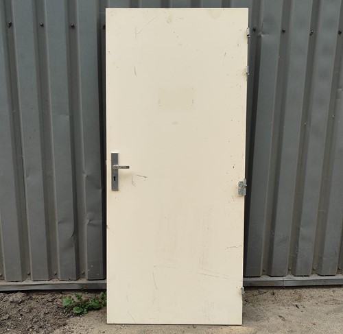 Gebruikte binnendeur 2100x925mm masief hout rechtsdraaiend créme