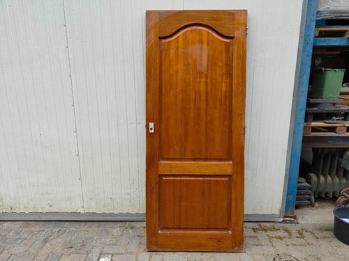 Gebruikte binnendeur 820x2000mm rechtsdraaiend stomp hout bruin