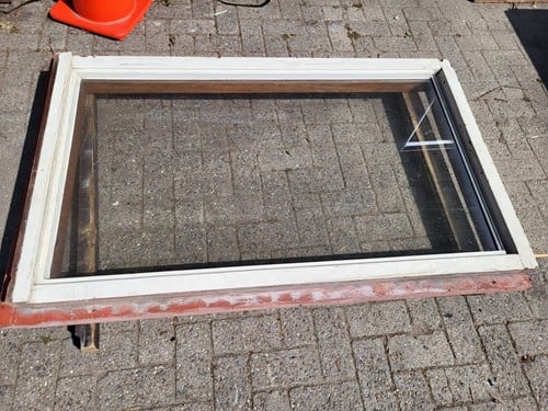Gebruikt houten kozijn 890x1500 m dubbel glas