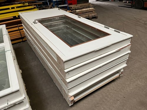 Gebruikte binnendeur incl. kozijn H2315mm x B930 stomp HPL wit mat met raam (klink+knop)