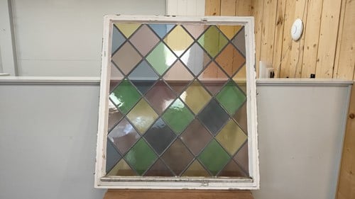 Gebruikt hardhouten raamkozijn glas in lood 980x1090mm wit