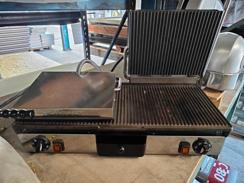 Gebruikte dubbele contactgrill