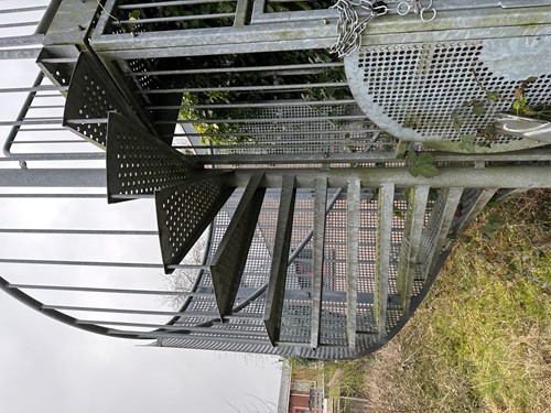 Gebruikte Stalen Spiltrap (incl. bordes) H3400mm - doorsnee 2200mm gegalvaniseerd-3