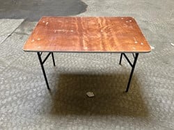 Gebruikte inklapbare tafel 1215x755mm
