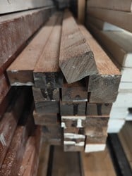 Gebruikte Meranti hardhouten plank 25x30x2700mm geschaafd