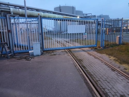 Gebruikte Elektrische Schuifpoort B5000mm x H2500 blauw/wit