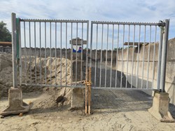 Gebruikte dubbele draaipoort H1900x B4000 verzinkt