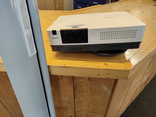 Gebruikte Sanyo projector incl scherm