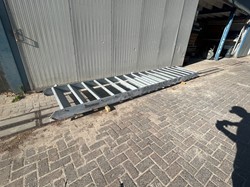 Gebruikte Stalen trap H3350xB920mm gegalvaniseerd