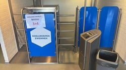 Gebruikte (dubbele) tourniqet/ toeganspoort met paslezer