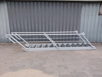 Gebruikte Stalentrap B620mmx H2600mm Wit met leuning 