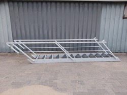 Gebruikte Stalentrap B620mmx H2600mm Wit met leuning 