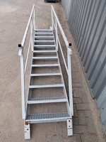 Gebruikte Stalentrap B620mmx H2600mm Wit met leuning -2