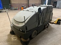 Nilfisk CR 1200 zit-schrob/veegmachine-2