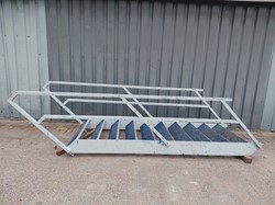 Gebruikte Stalentrap B1020mmx H1950mm Wit met leuning 